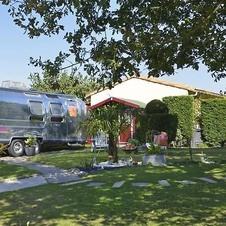 Bed & Breakfast Caravane Airstream Americaine 1976
