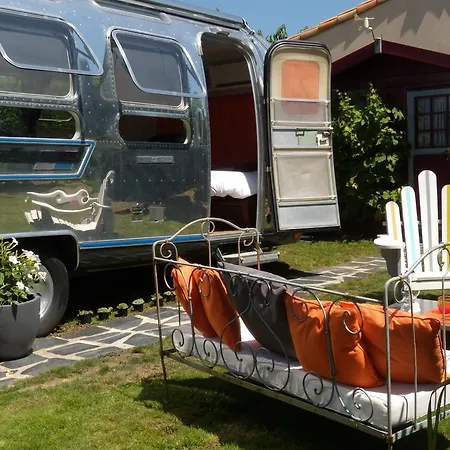 Caravane Airstream Americaine 1976 Bed & Breakfast